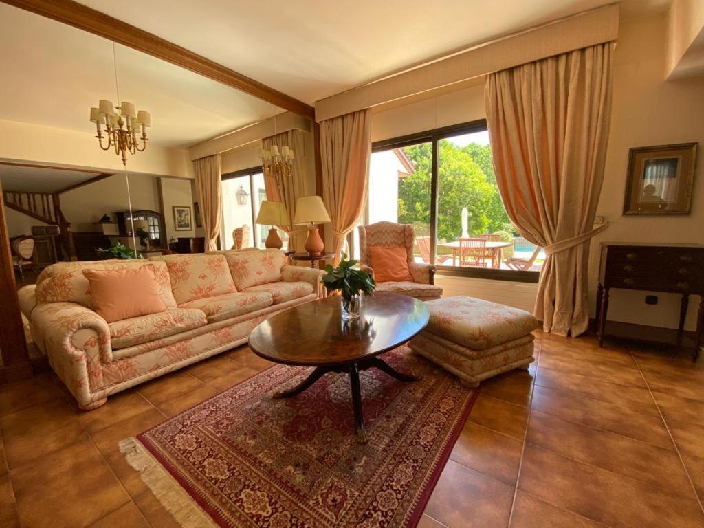 Villa Blanca Con Piscina A 15 Minutos De Toledo - Apartamentos Aloha Toledo Olias del Rey ภายนอก รูปภาพ