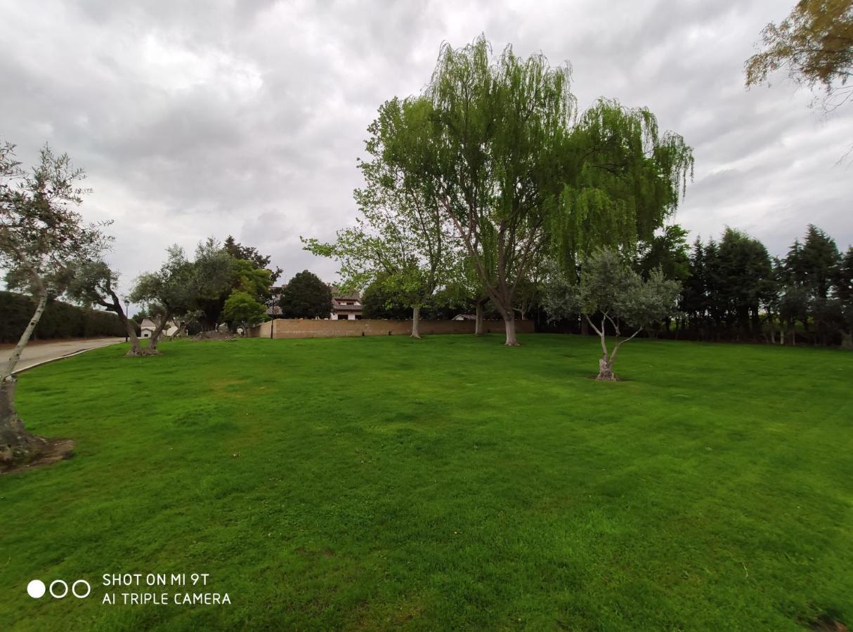 Villa Blanca Con Piscina A 15 Minutos De Toledo - Apartamentos Aloha Toledo Olias del Rey ภายนอก รูปภาพ